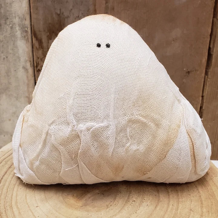 Ghost Shelf Sitter (Small)